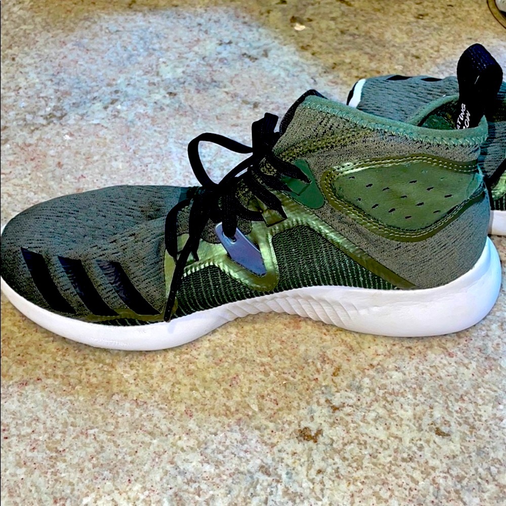 Adidas Army Green 6.5 Women’s Shoes - Picture 4 of 10